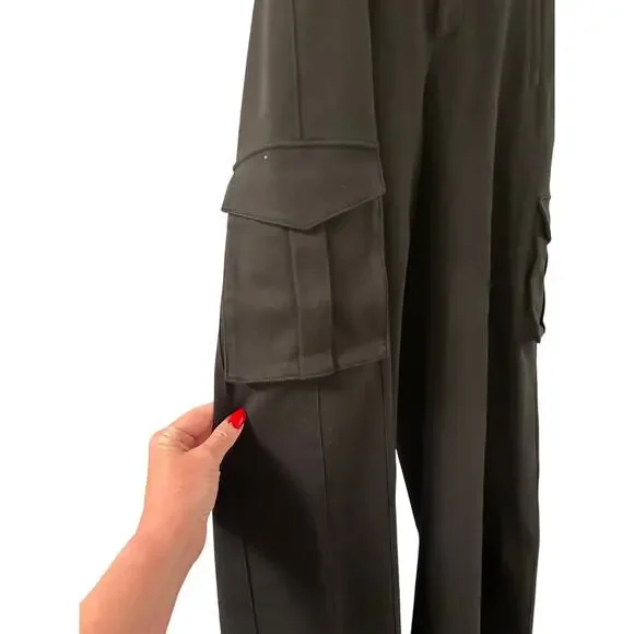 Alo Yoga - Show Off Cargo Wide Leg Trouser - Medium - Black (Long) - Picture 6 of 10